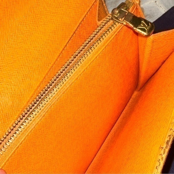 Louis Vuitton Monogram Canvas Sarah Wallet. Orange. - Picture 7 of 16